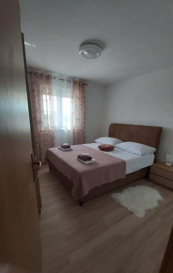 Apartament Luka Galovac  Zewnętrze zdjęcie