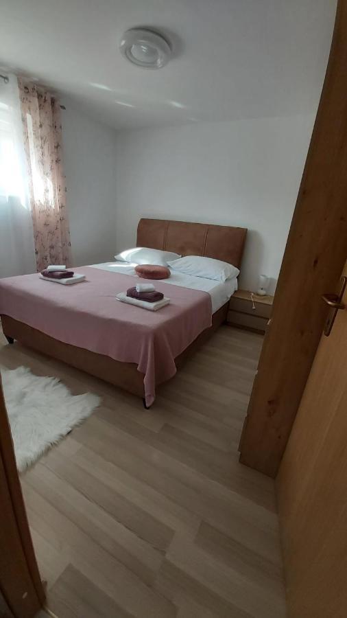 Apartament Luka Galovac  Zewnętrze zdjęcie